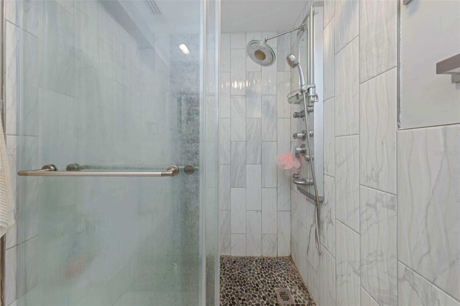 SHORE VIEW BLDG - Residential