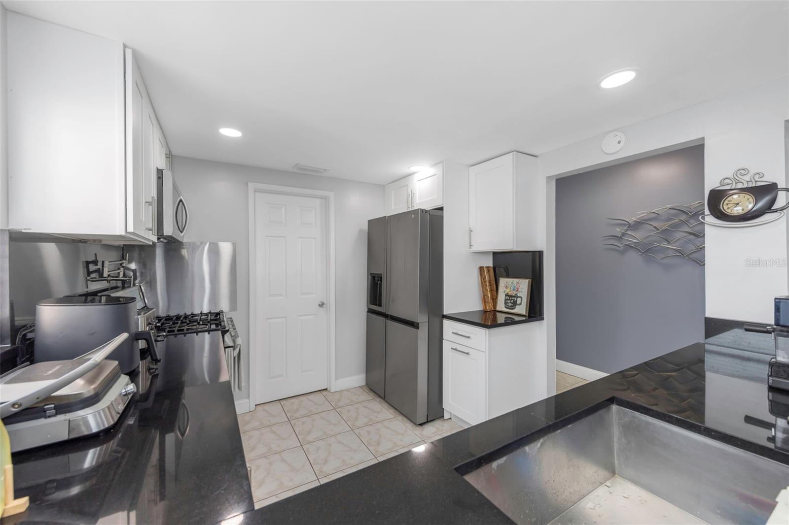 SHORE VIEW BLDG - Residential