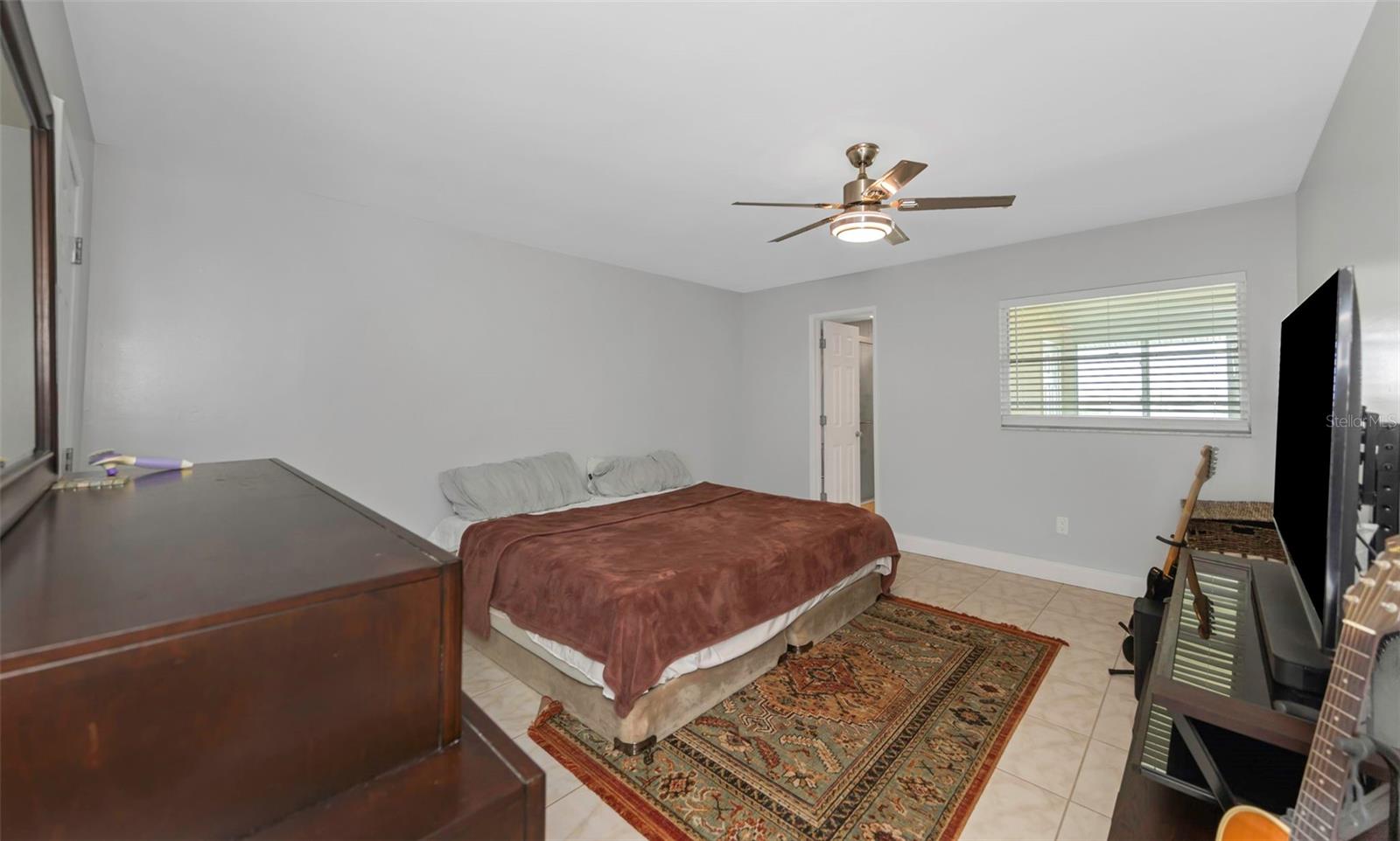 SHORE VIEW BLDG - Residential