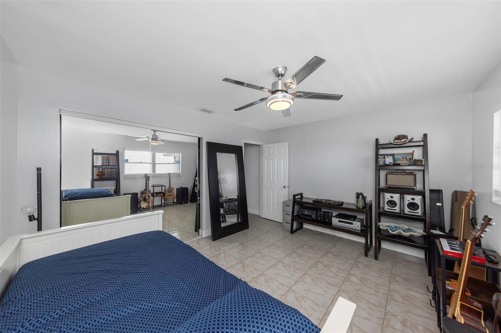 SHORE VIEW BLDG - Residential