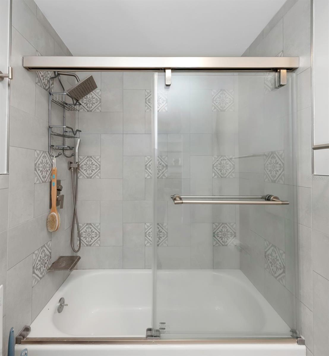 SHORE VIEW BLDG - Residential