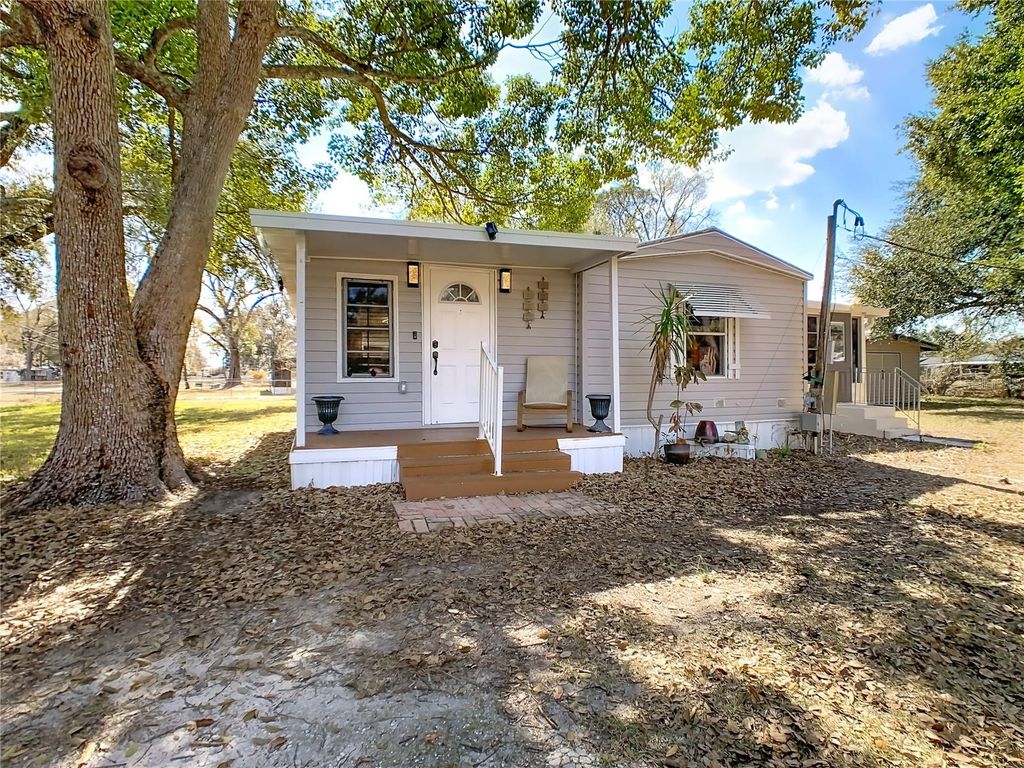 Photo of 106 Hales Road, Auburndale, FL 33823 (MLS # O6384566)