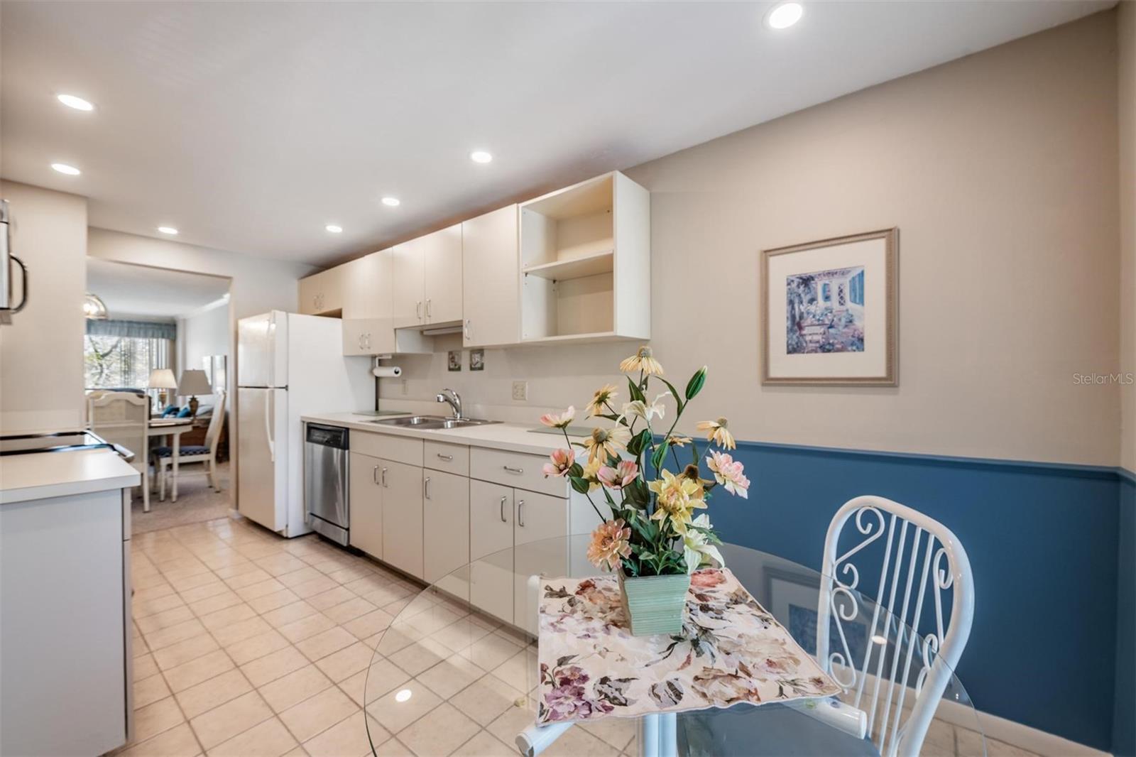 COVE CAY VILLAGE IV - Residential