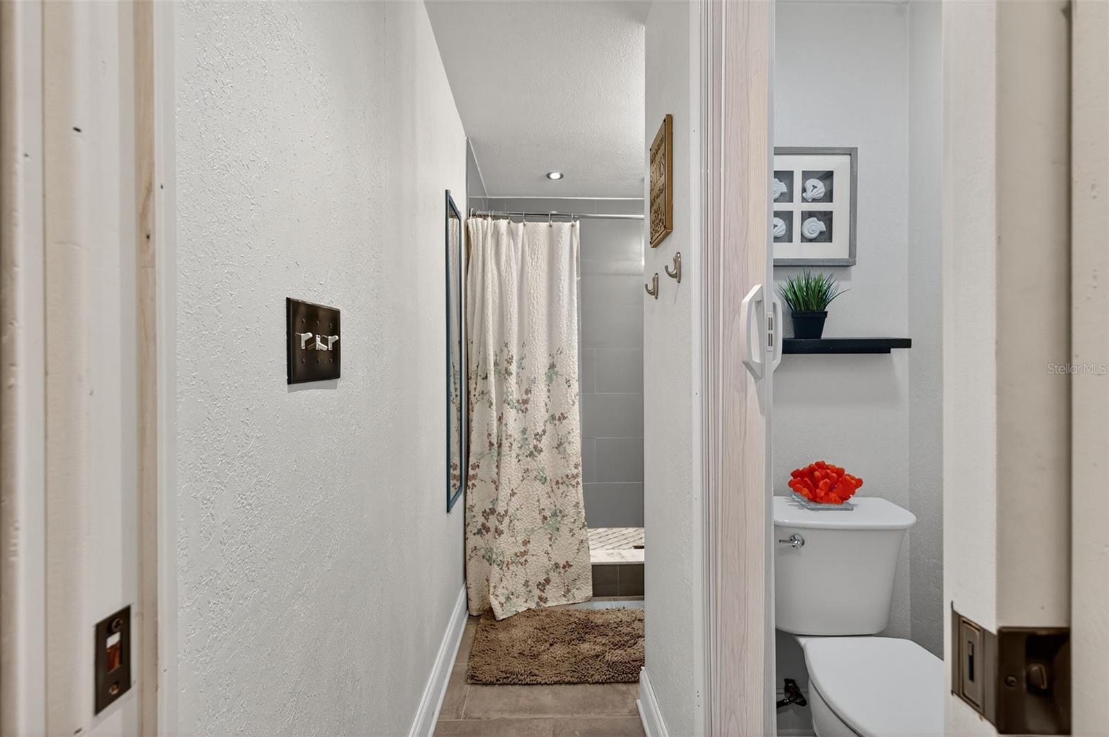 WAVE THE CONDO - Residential