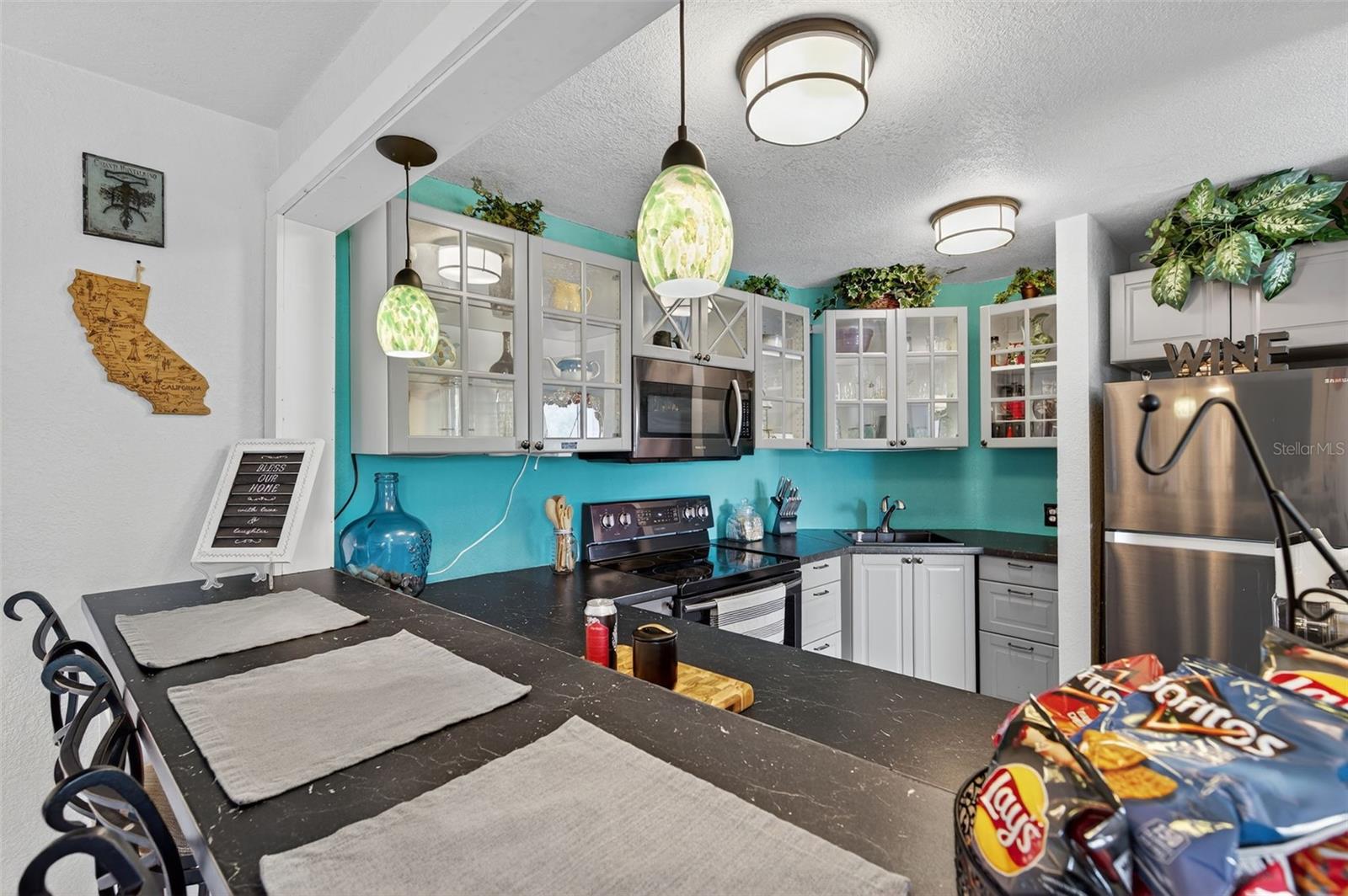 WAVE THE CONDO - Residential