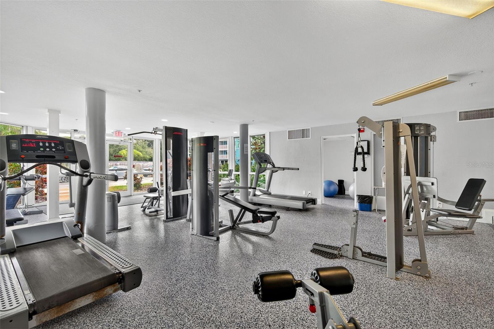 WAVE THE CONDO - Residential