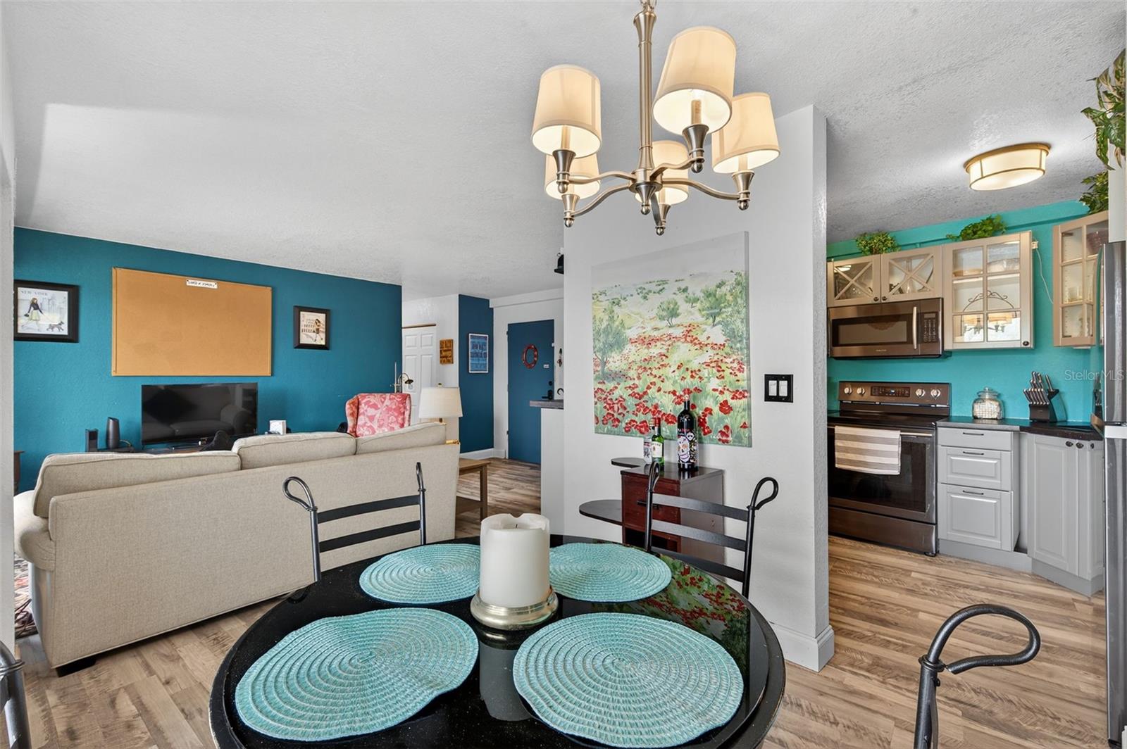 WAVE THE CONDO - Residential