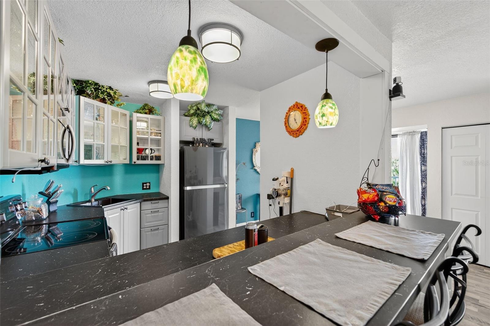 WAVE THE CONDO - Residential