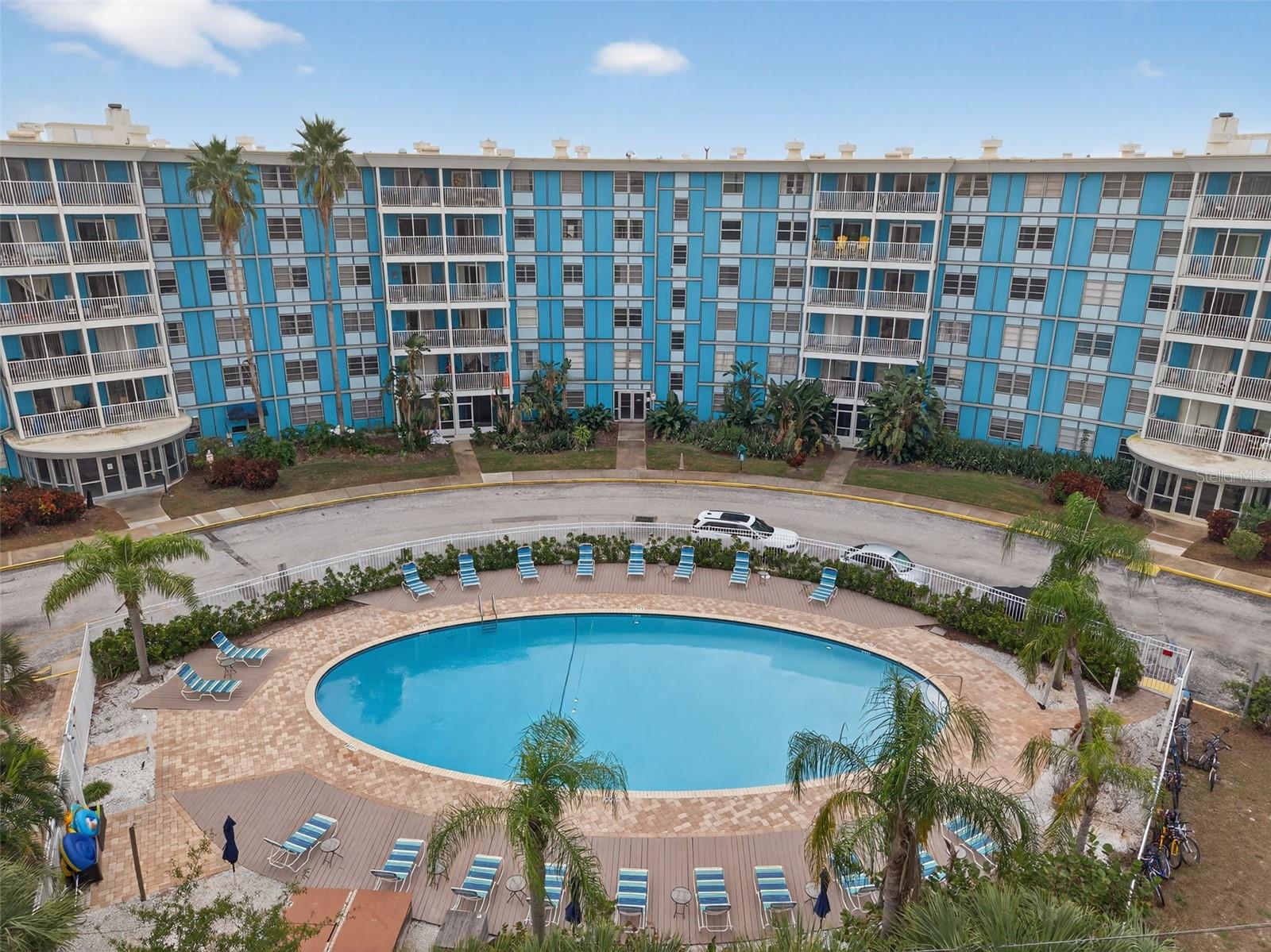 WAVE THE CONDO - Residential