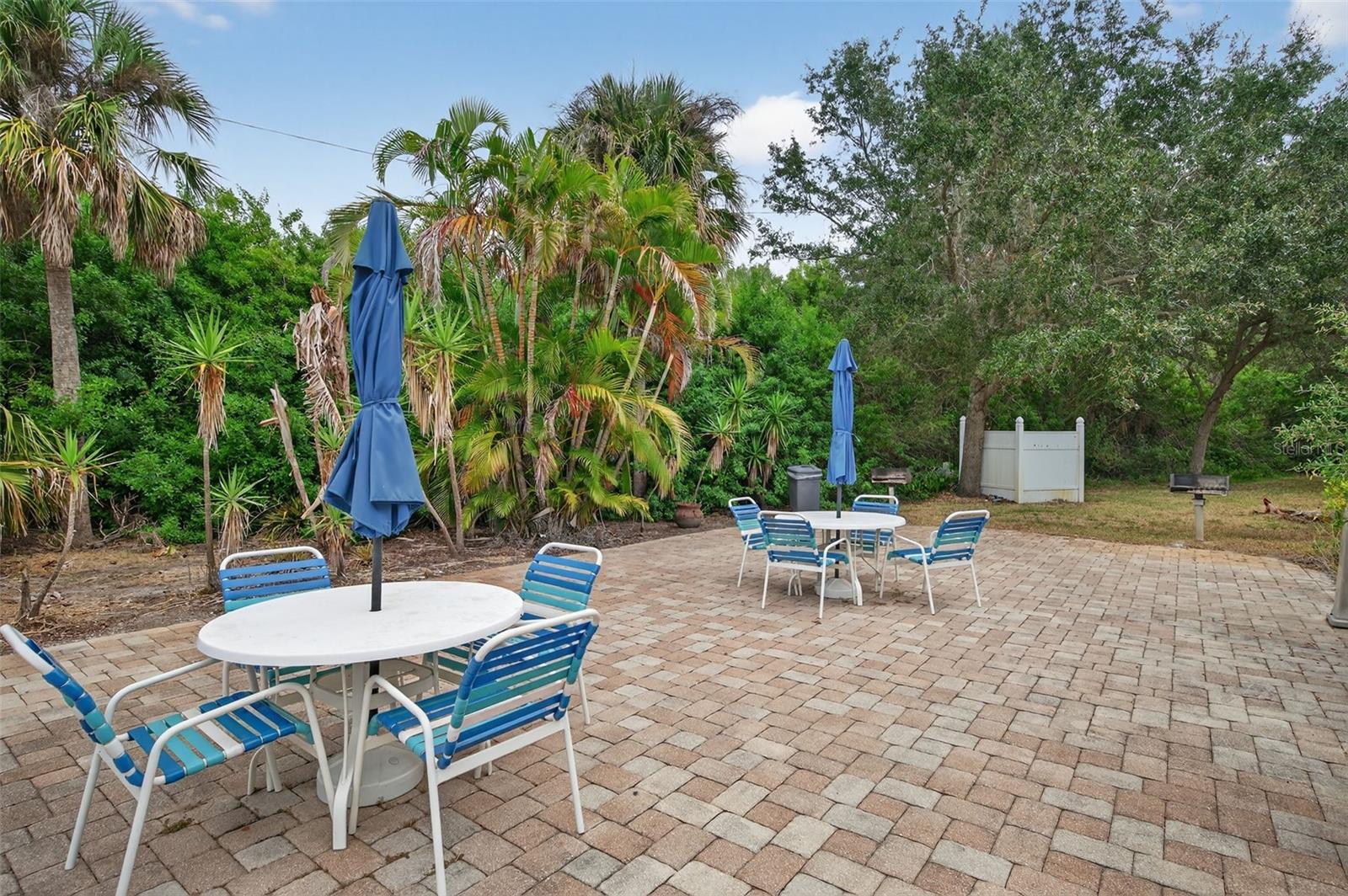 WAVE THE CONDO - Residential