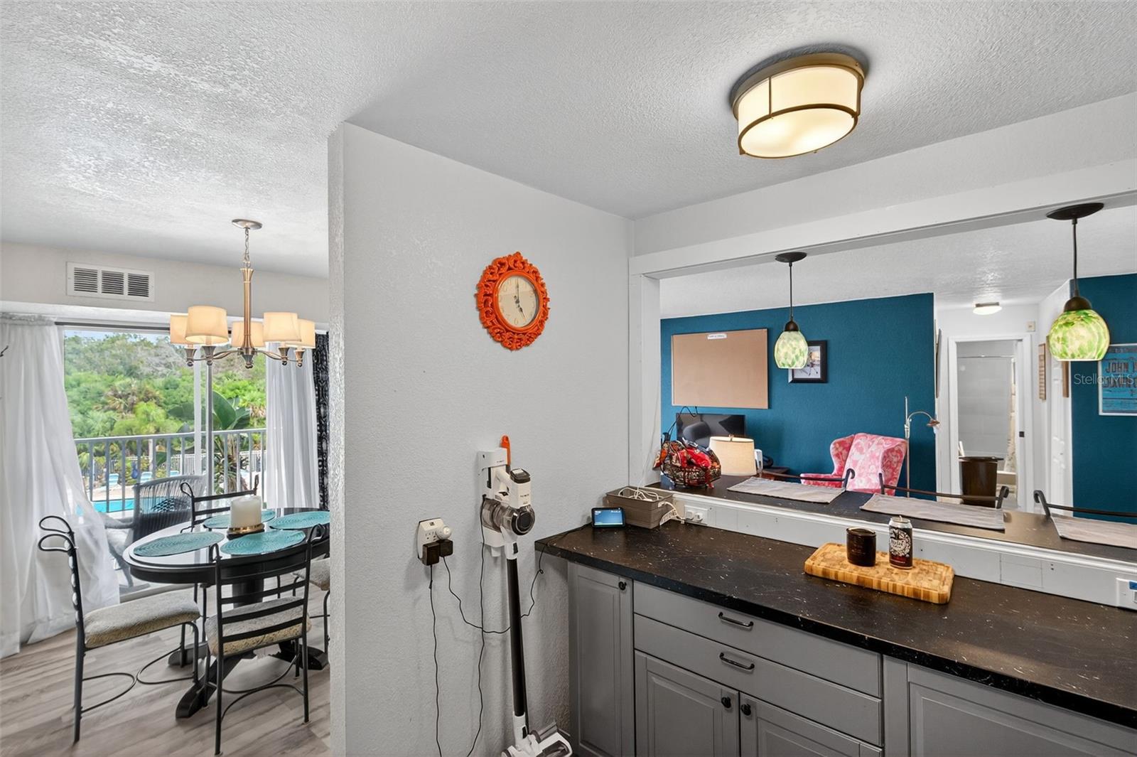 WAVE THE CONDO - Residential