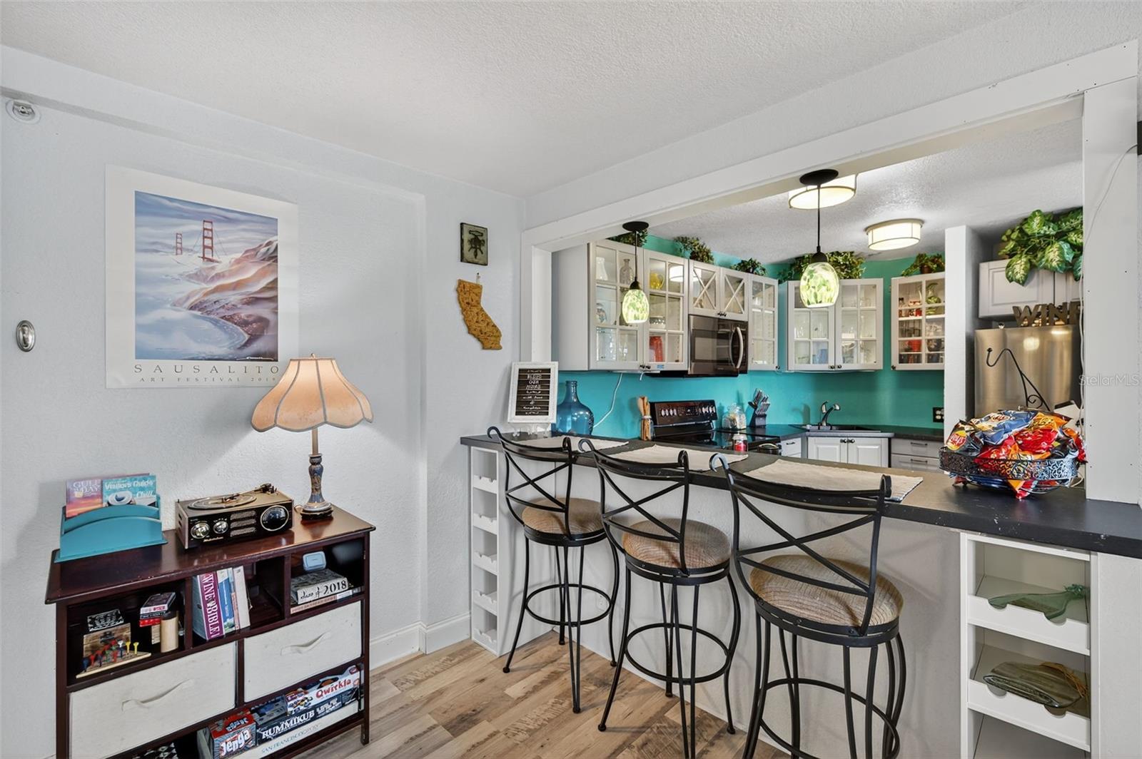 WAVE THE CONDO - Residential