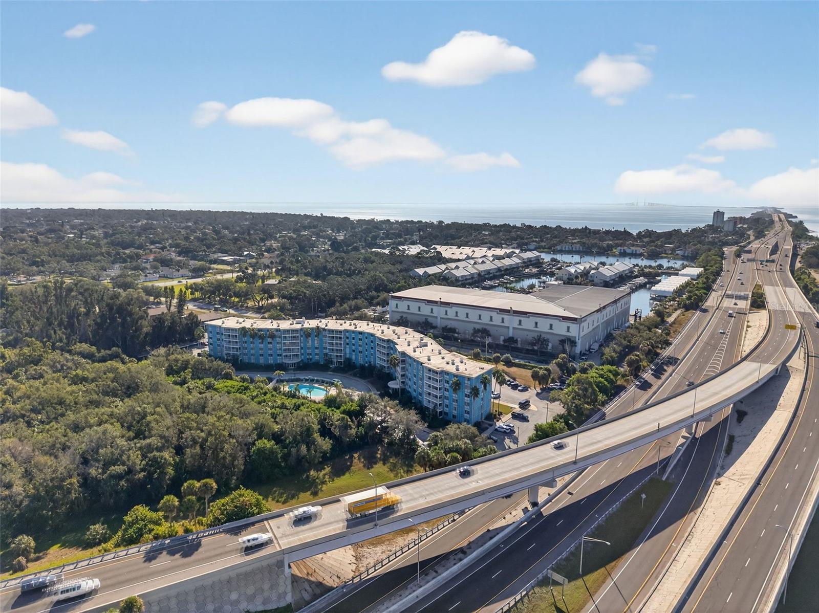 WAVE THE CONDO - Residential