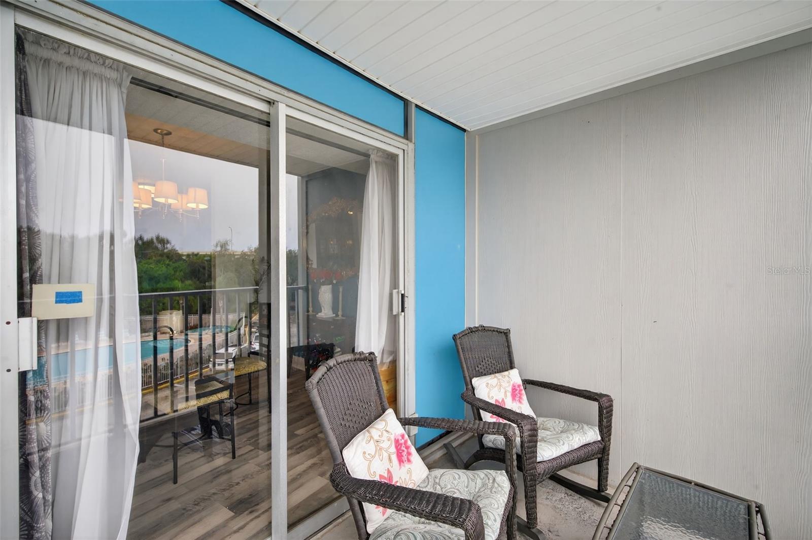 WAVE THE CONDO - Residential