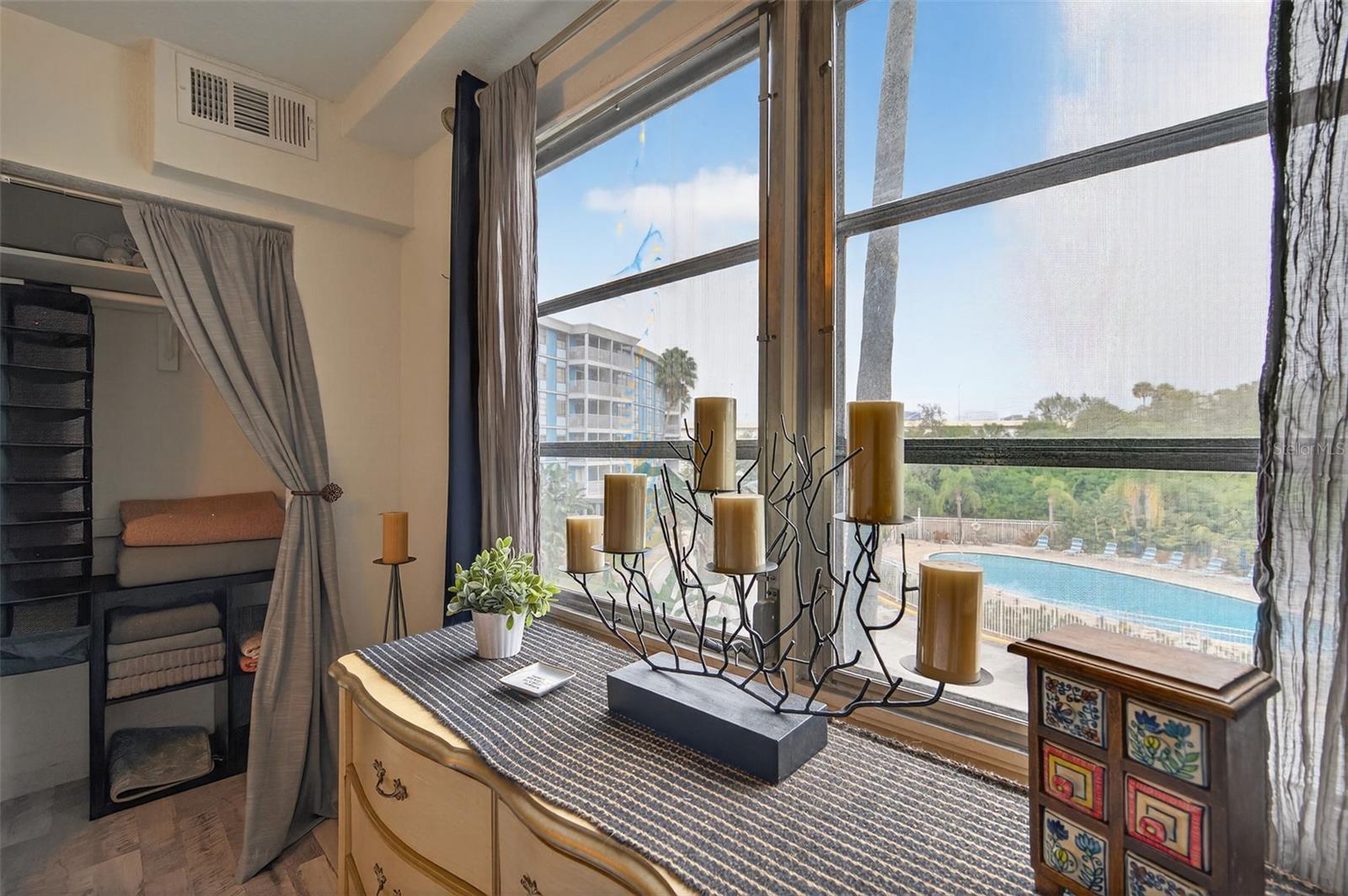 WAVE THE CONDO - Residential