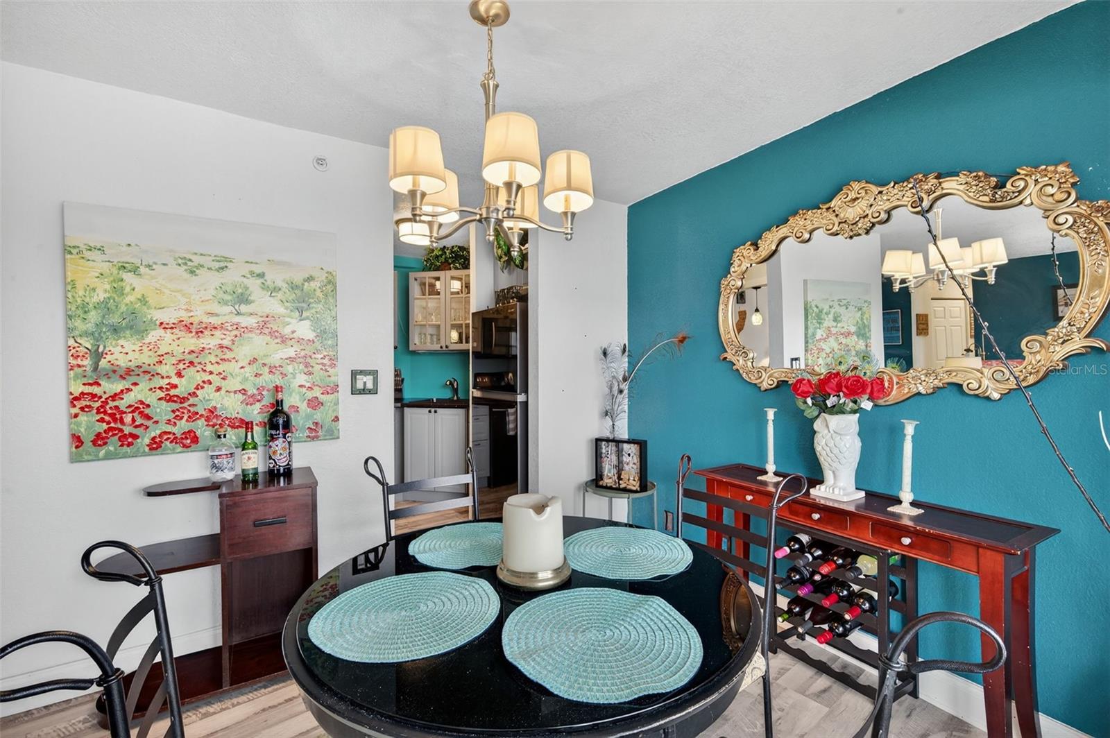 WAVE THE CONDO - Residential