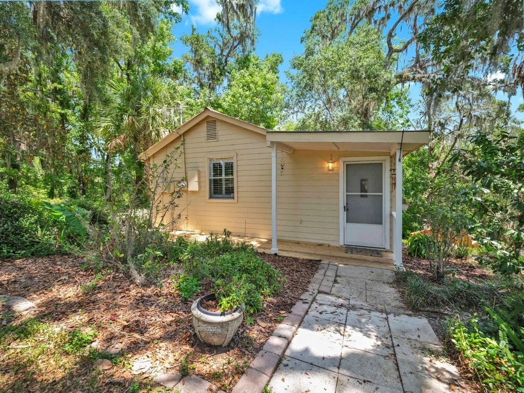 Photo of 1141 Myrtle Road, Valrico, FL 33596 (MLS # TB8388401)