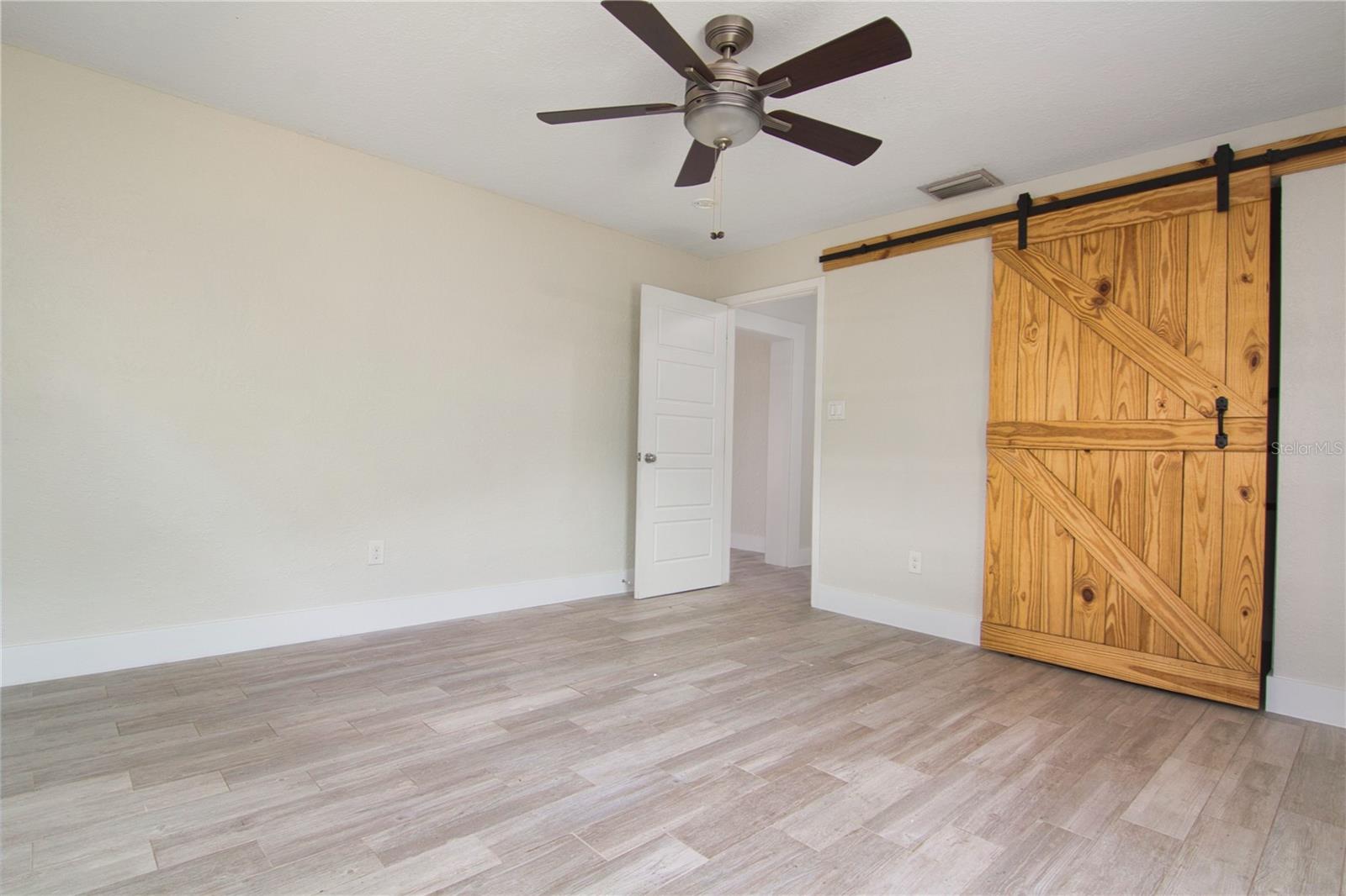 HOURGLASS HOMES - Residential Lease