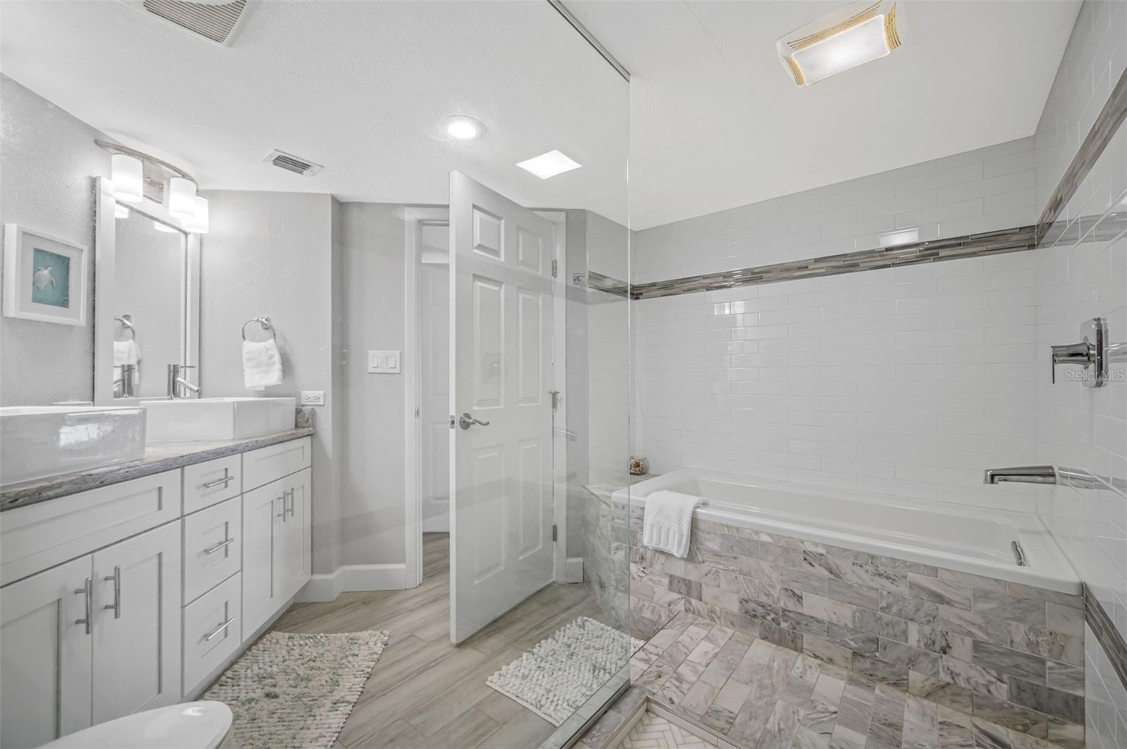 CRESCENT BEACH CLUB ONE CONDO - Residential