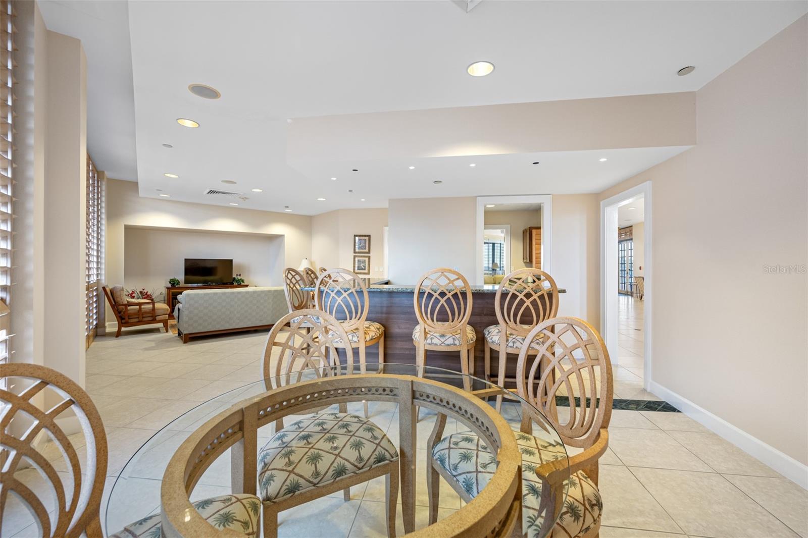 CRESCENT BEACH CLUB ONE CONDO - Residential