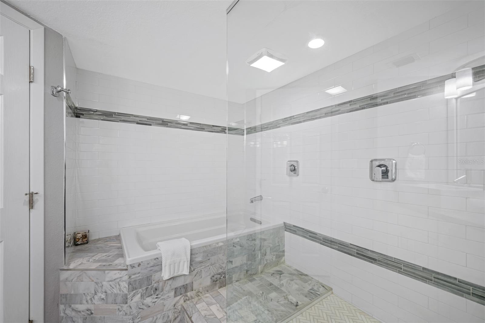 CRESCENT BEACH CLUB ONE CONDO - Residential