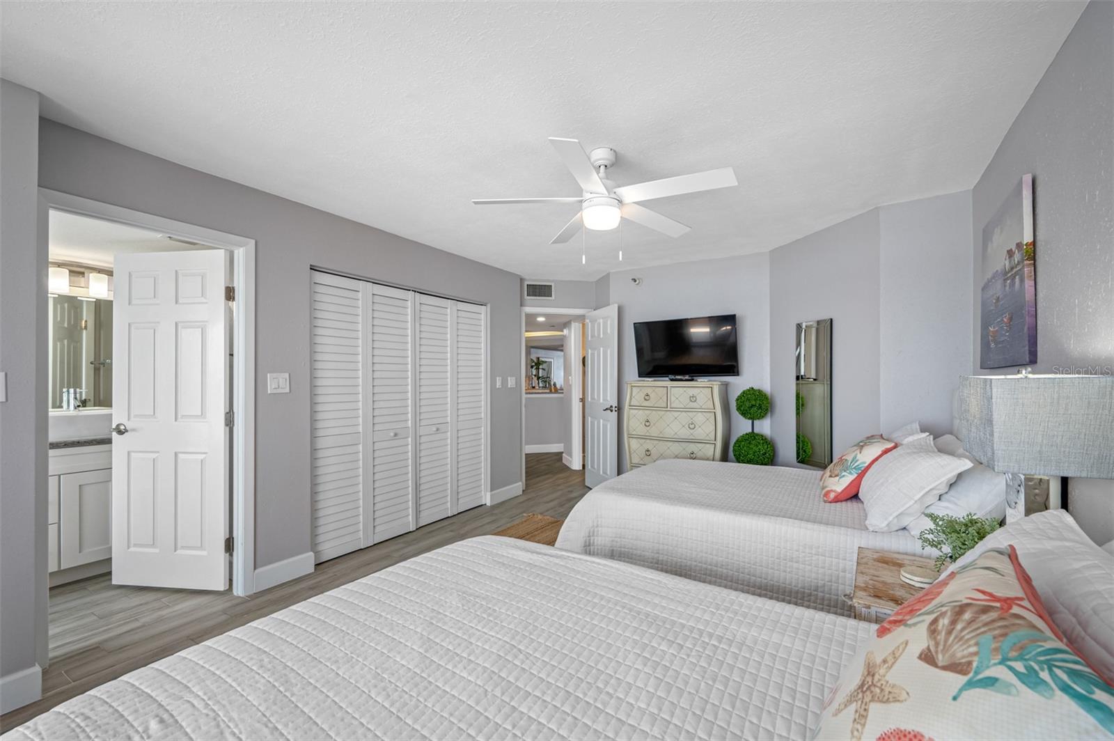 CRESCENT BEACH CLUB ONE CONDO - Residential