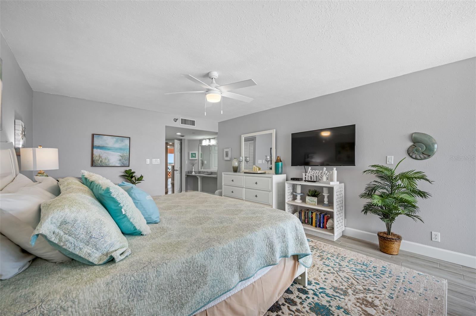 CRESCENT BEACH CLUB ONE CONDO - Residential