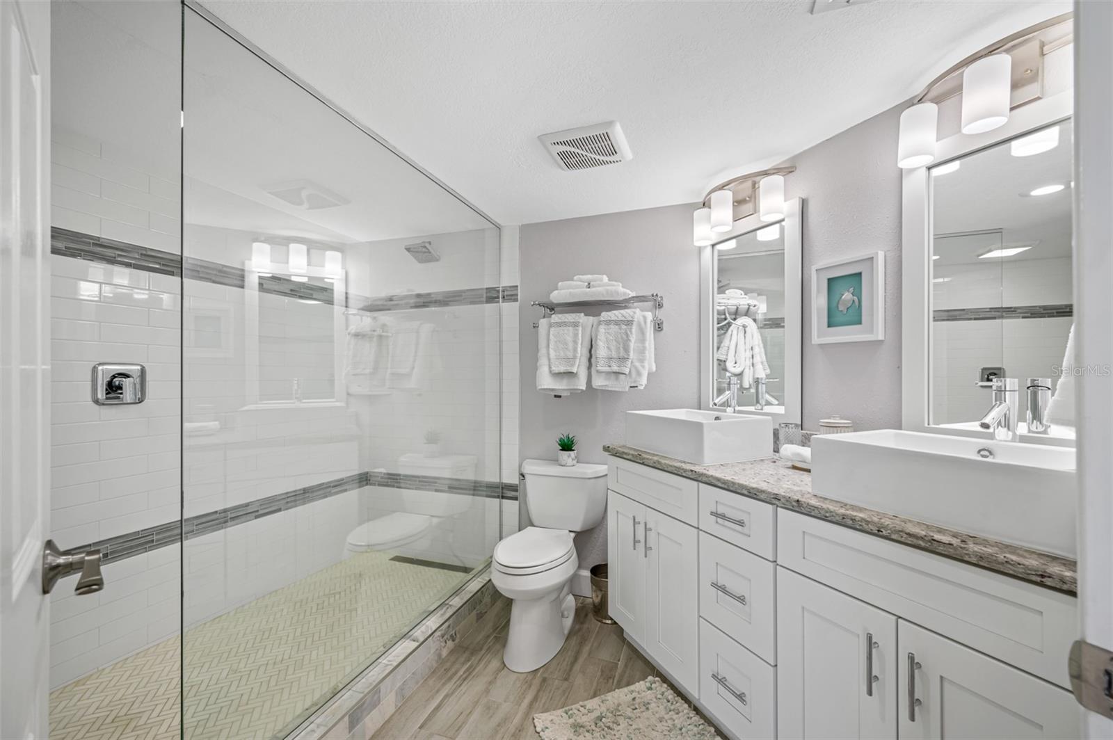 CRESCENT BEACH CLUB ONE CONDO - Residential