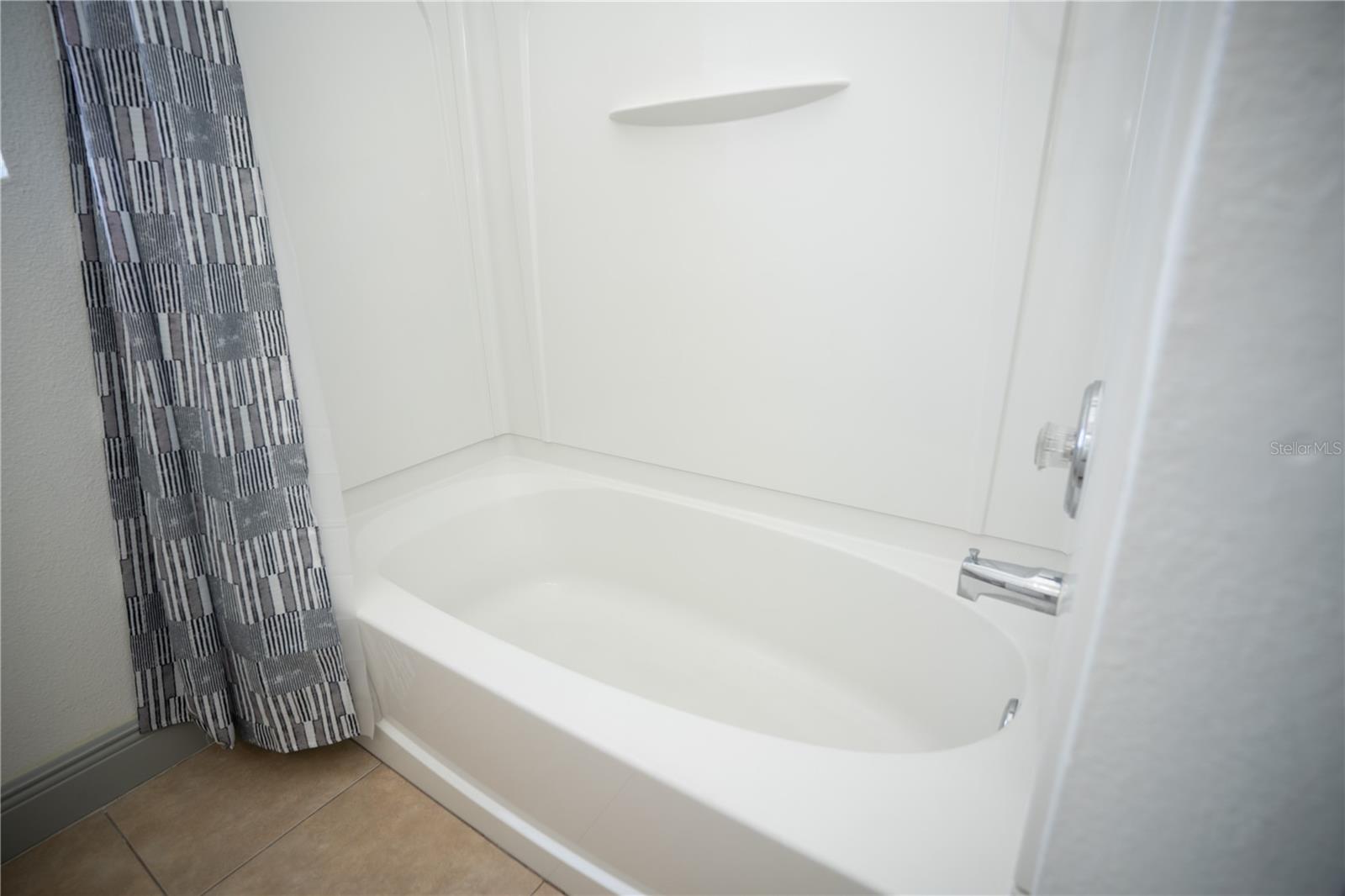 HAMPTON ESTATES - Residential Lease