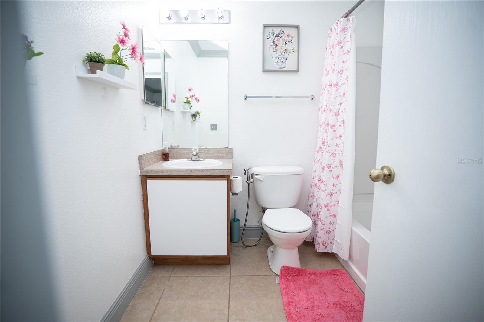 HAMPTON ESTATES - Residential Lease