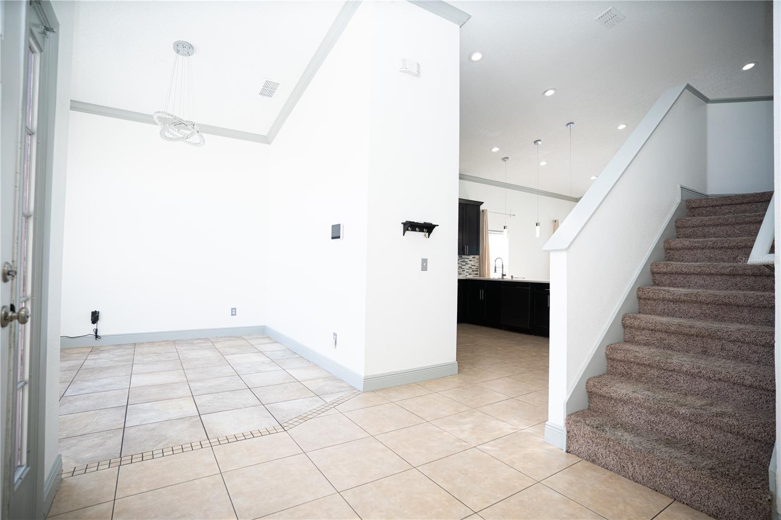 HAMPTON ESTATES - Residential Lease