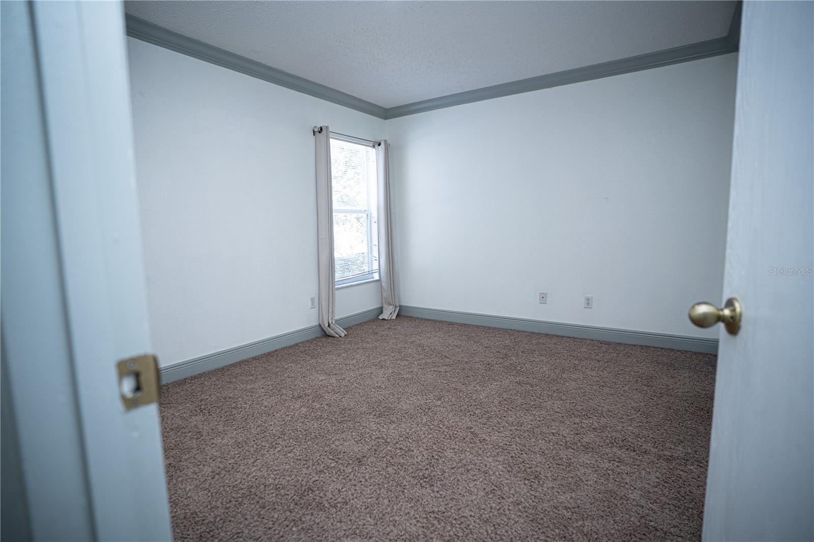 HAMPTON ESTATES - Residential Lease