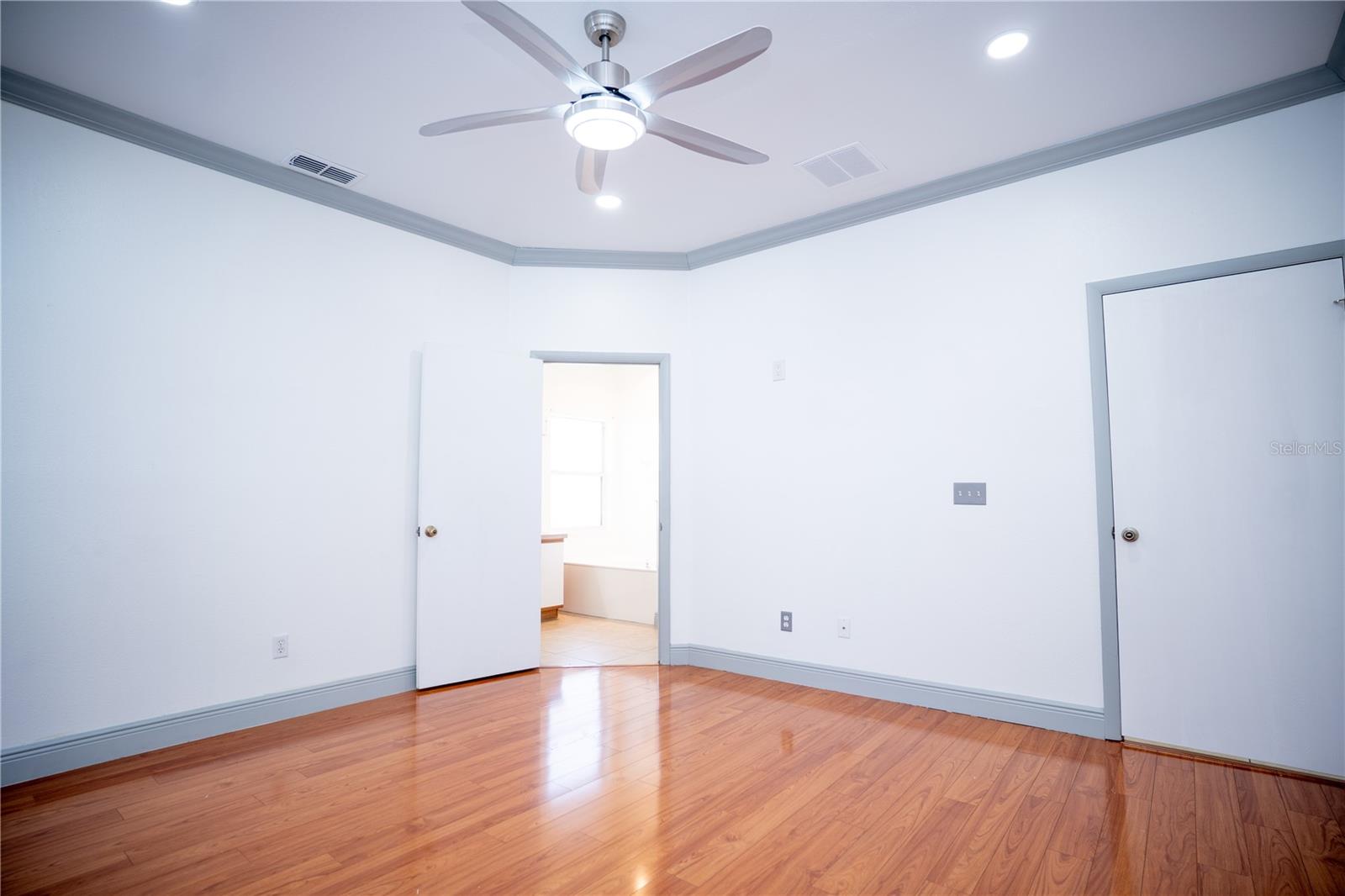 HAMPTON ESTATES - Residential Lease