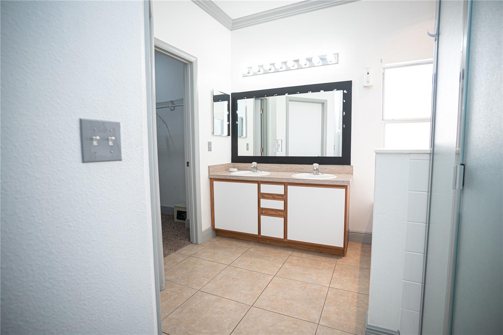 HAMPTON ESTATES - Residential Lease