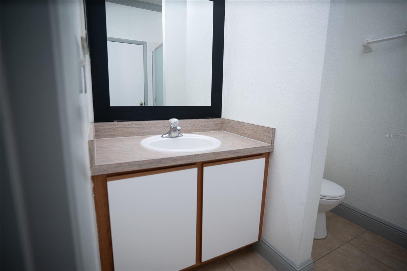 HAMPTON ESTATES - Residential Lease