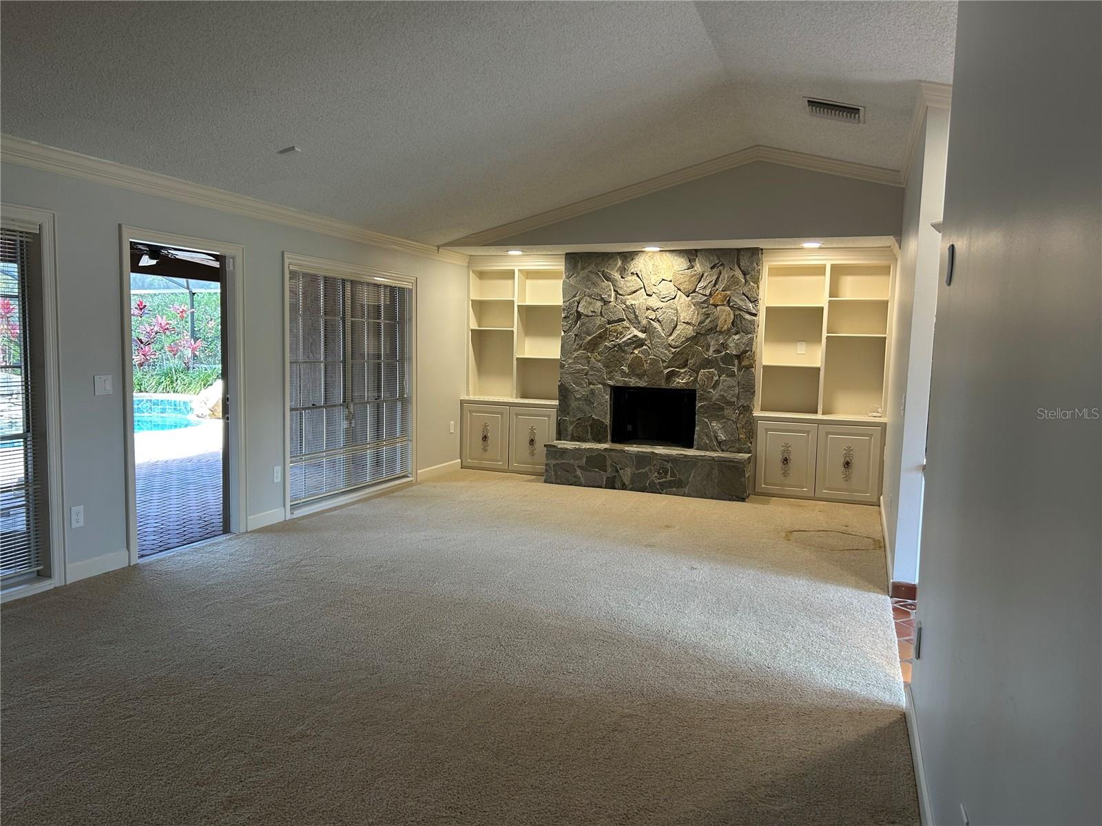 3336 EDGECLIFFE DRIVE