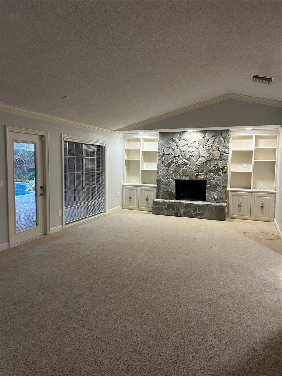 3336 EDGECLIFFE DRIVE
