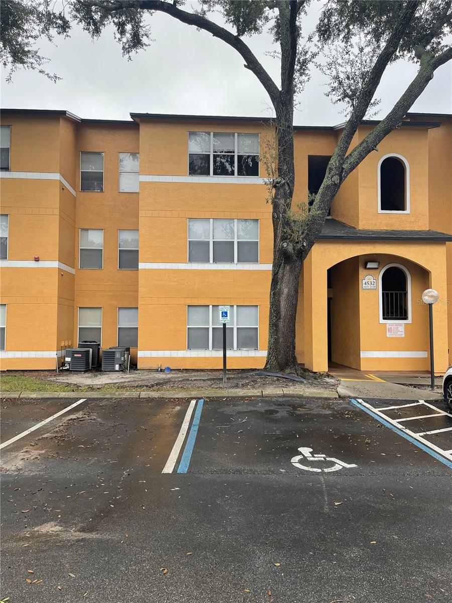 VENETIAN PLACE - Residential