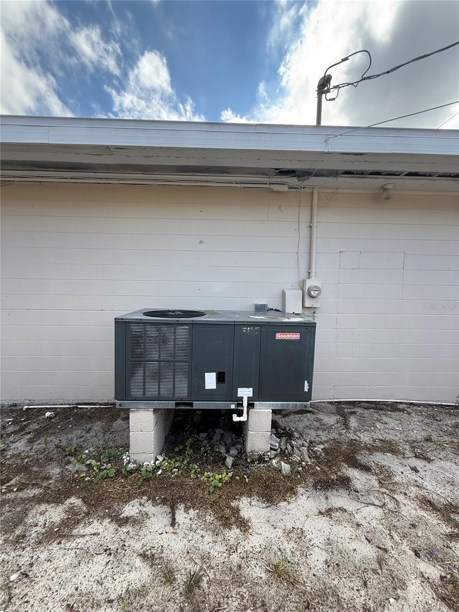 INWOOD - Commercial Sale