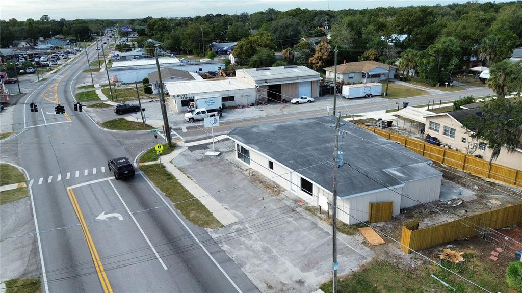 Photo of 2595 Avenue G NW, Winter Haven, FL 33880 (MLS # P4937262)