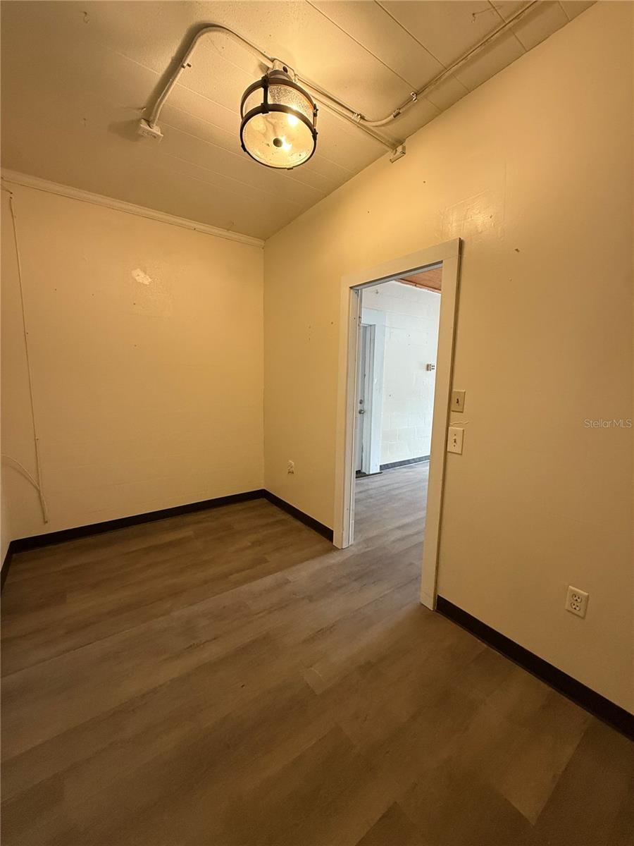 INWOOD - Commercial Sale