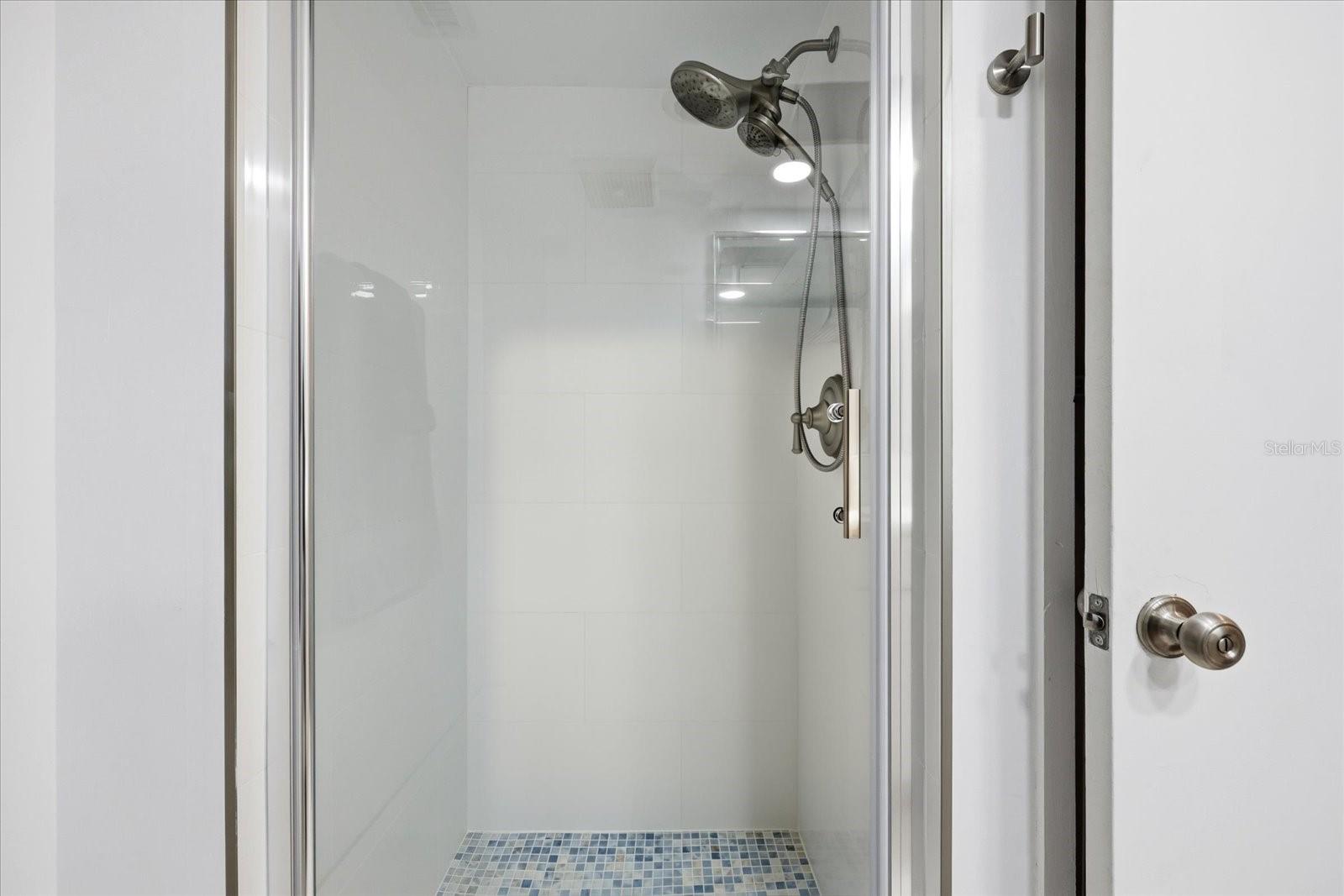 STARBOARD TOWER - Residential