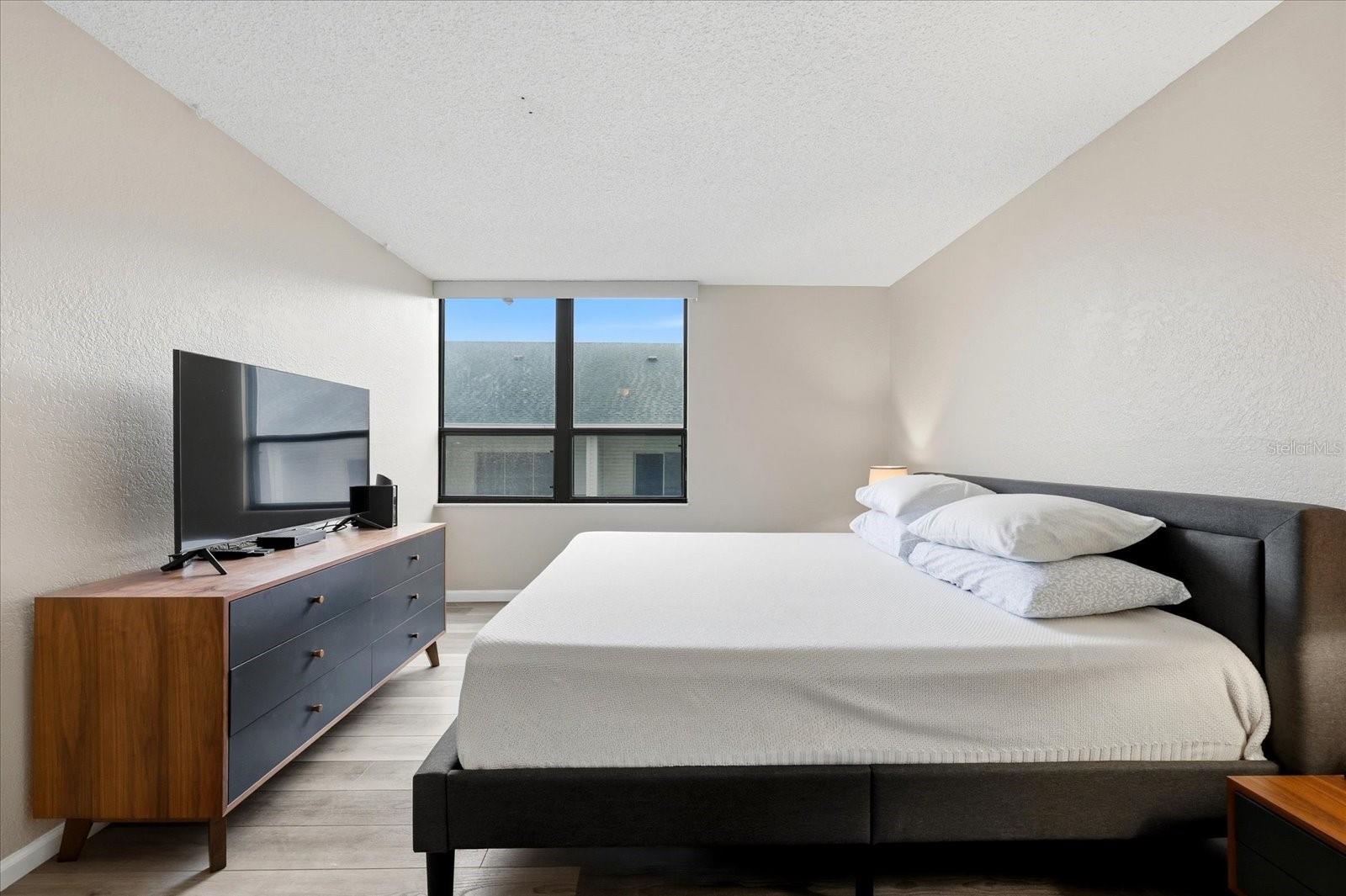 STARBOARD TOWER - Residential