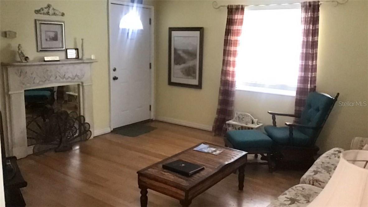 MOUNT DORA - Residential Lease