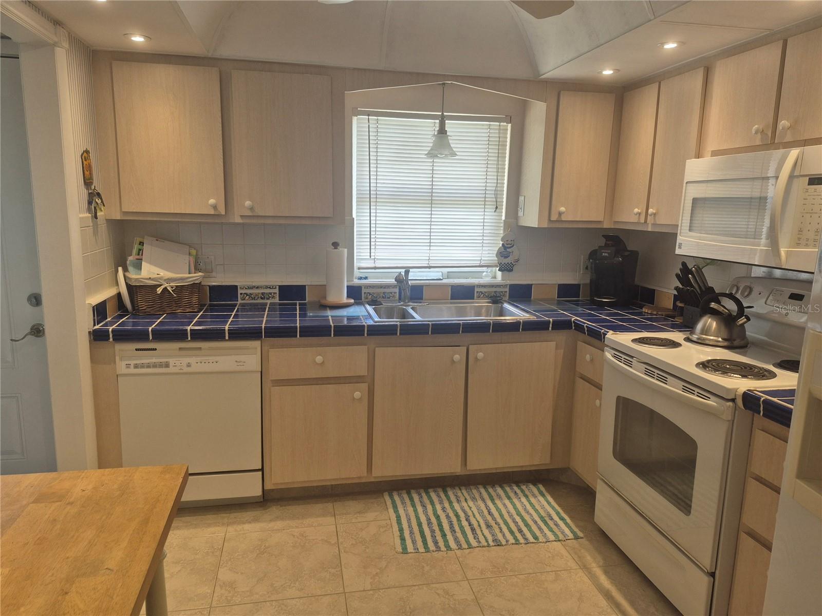 LEXINGTON TOWERS CONDO - Residential