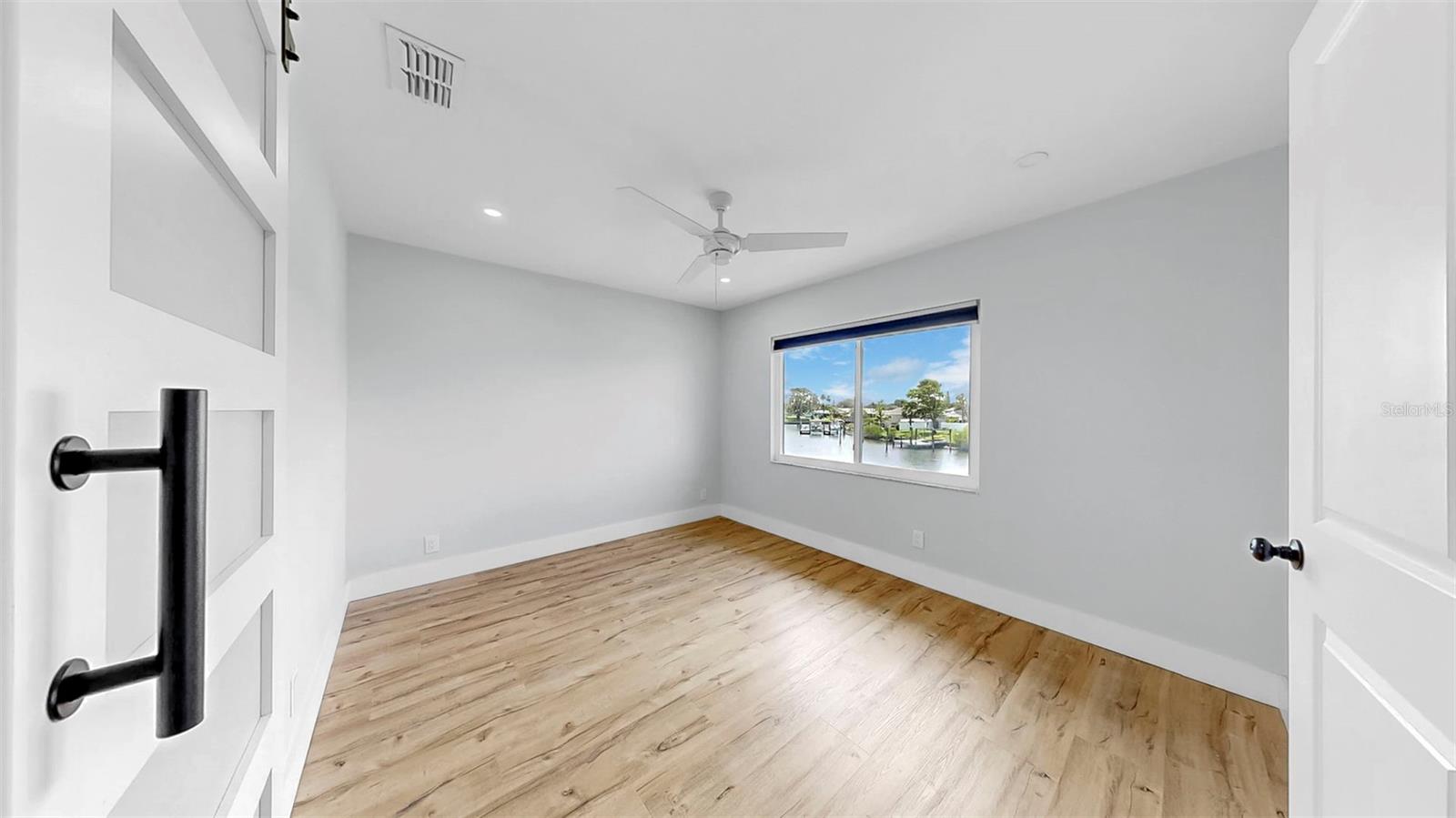 YARDARM CONDO PH I - Residential Lease