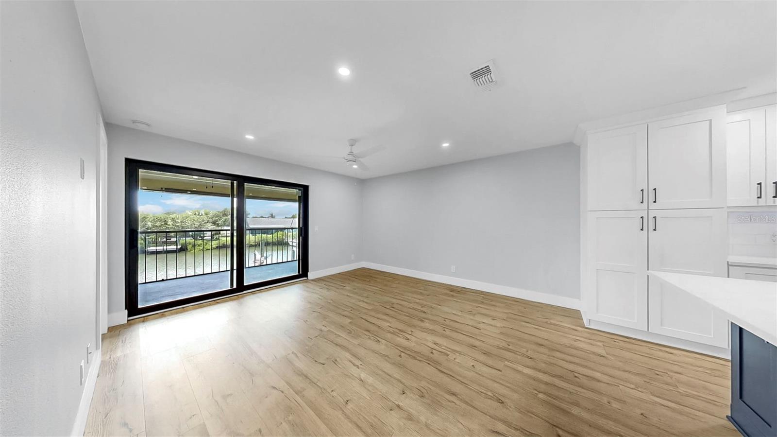 YARDARM CONDO PH I - Residential Lease