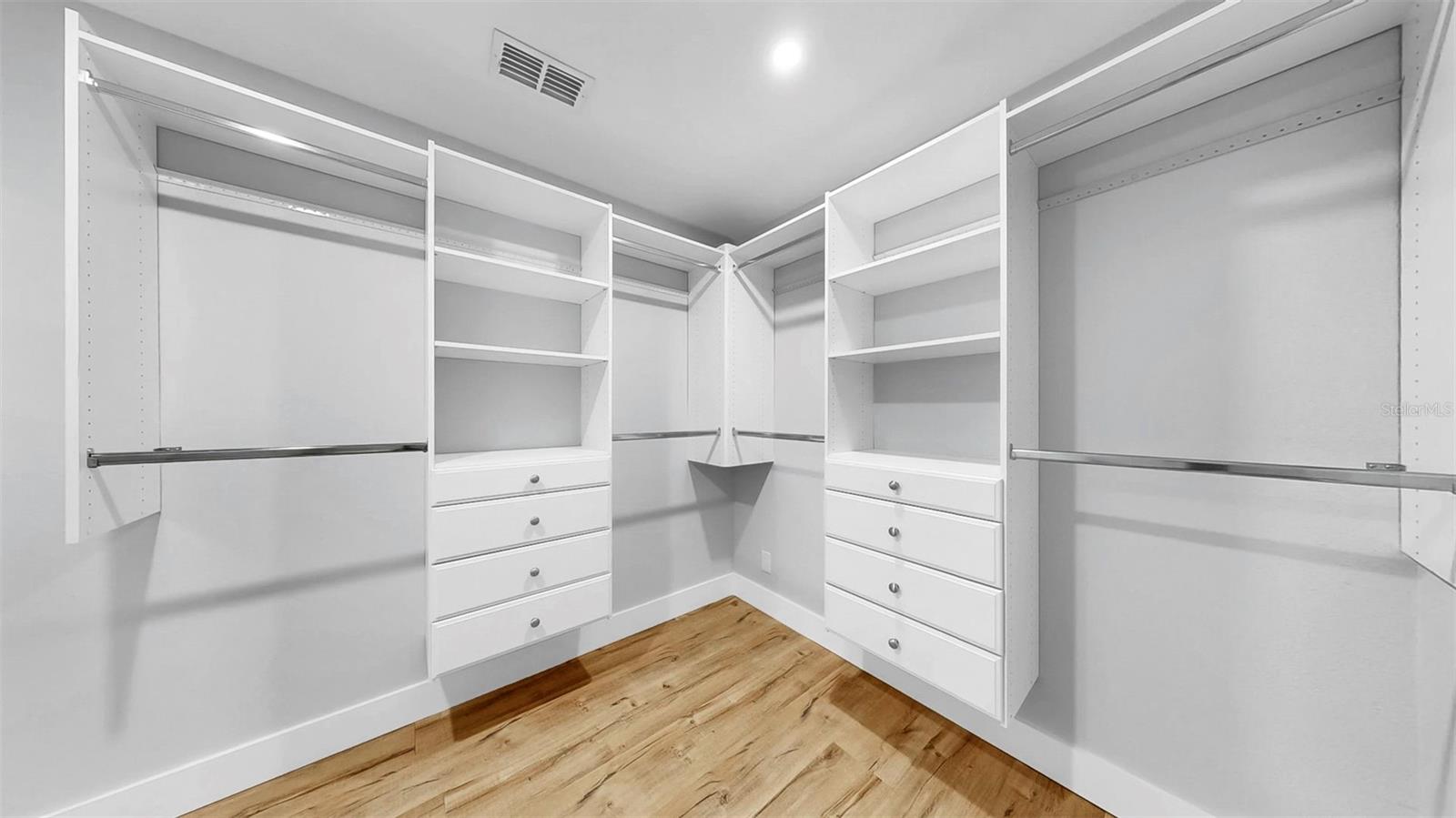 YARDARM CONDO PH I - Residential Lease