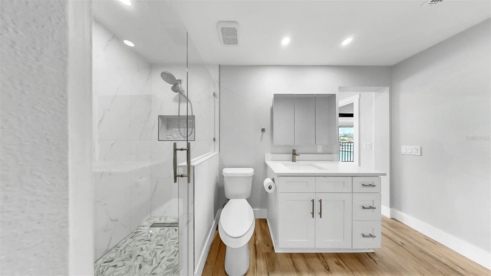 YARDARM CONDO PH I - Residential Lease