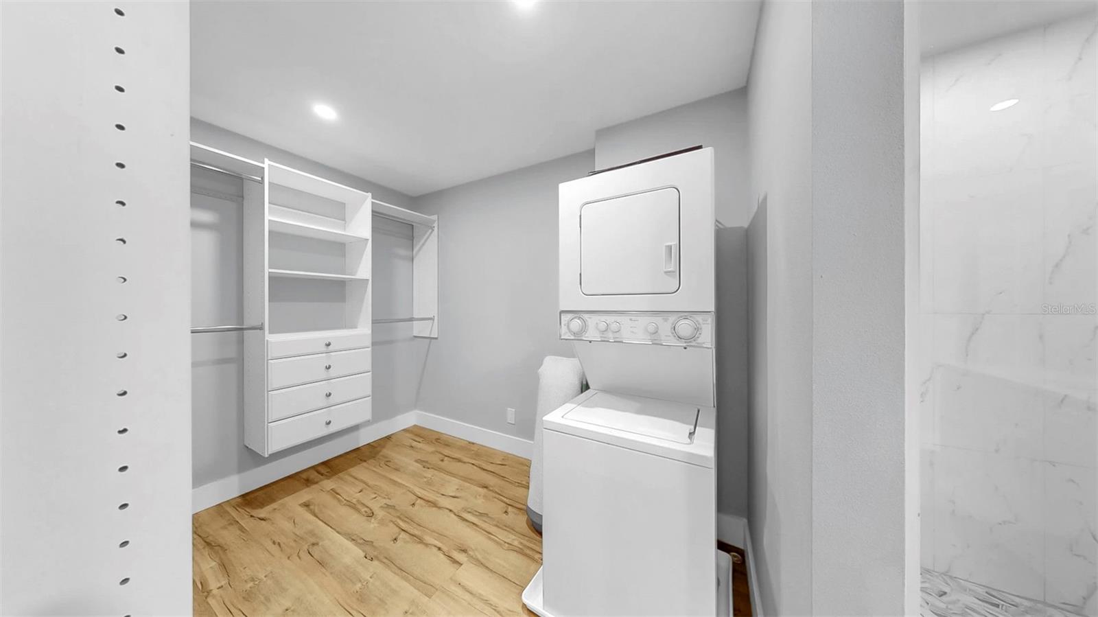YARDARM CONDO PH I - Residential Lease